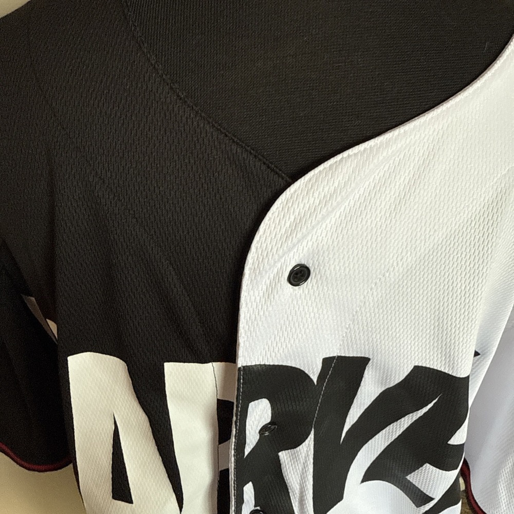 Marvel "Our Universe" Mens Red/Black Colorblock Logo Baseball Large Jersey - Picture 2 of 9
